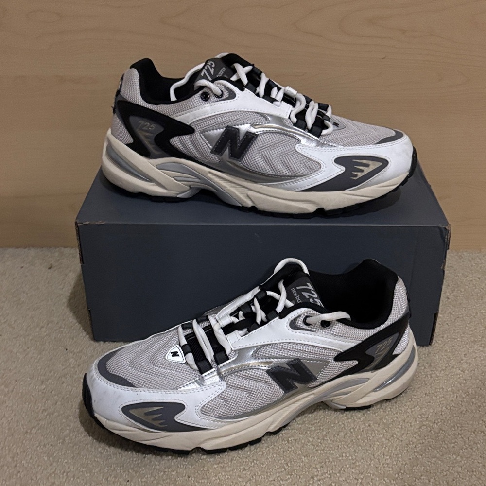 New Balance Men's 725 size 9.5